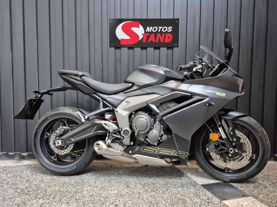 TRIUMPH DAYTONA 660 